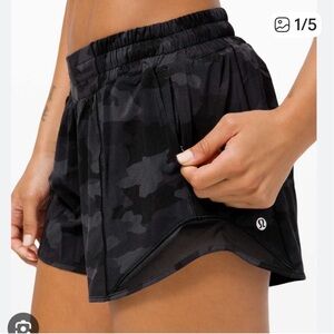 Lululemon Hotty Hot camo shorts